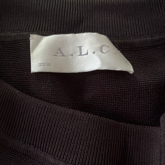 ALC BLACK FLARE SKIRT US4 - Picture 2 of 2